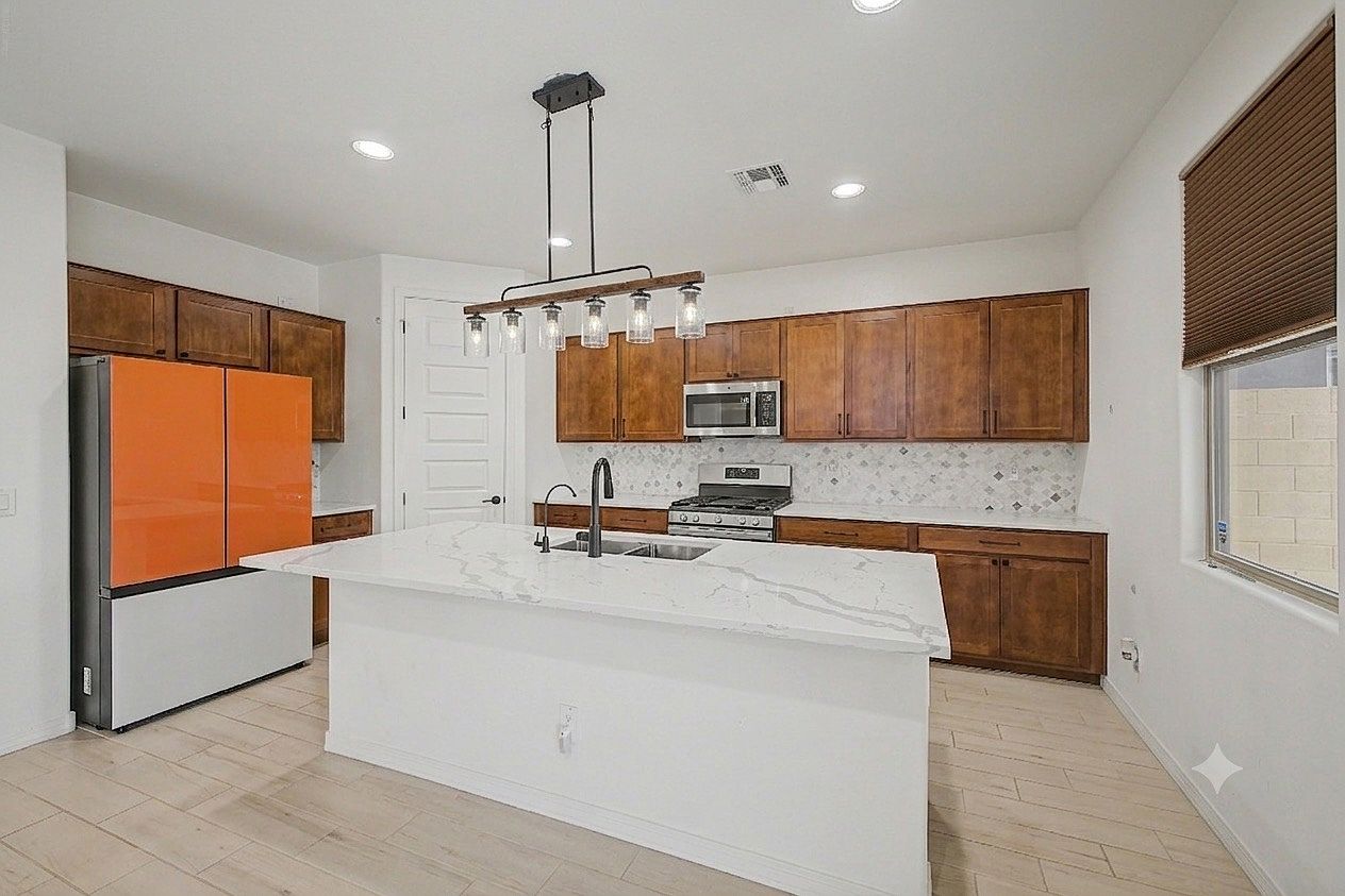 5737 West Getty Drive photo 3