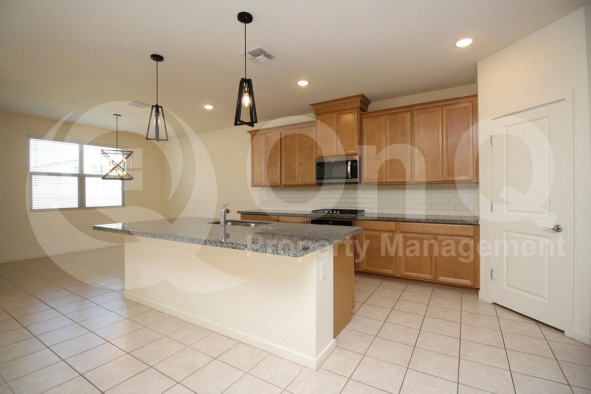 12330 W Northview Ave photo 5