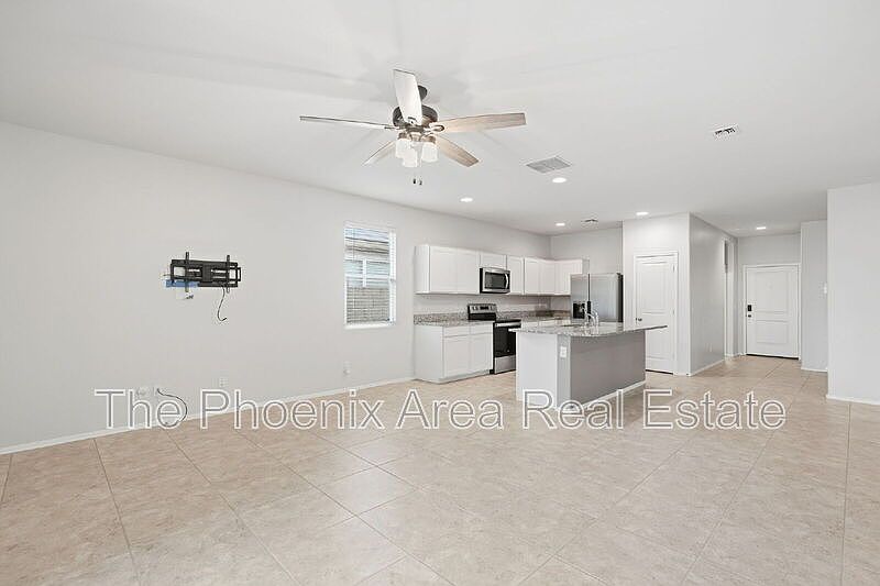 7815 W Riverside Ave photo 4