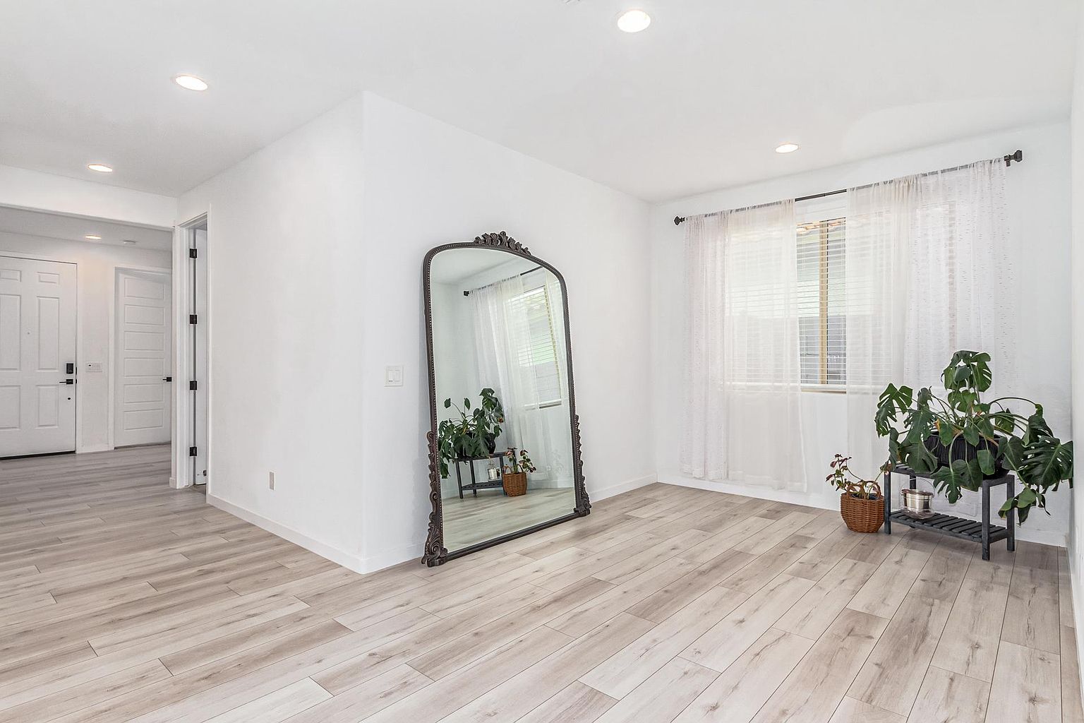 2763 W Apollo Rd photo 5