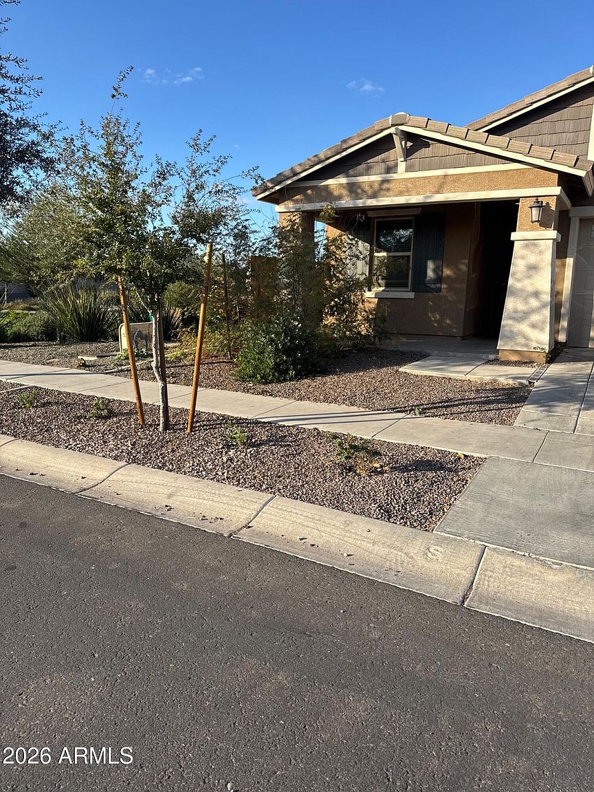 1318 E Irwin Ave photo 4