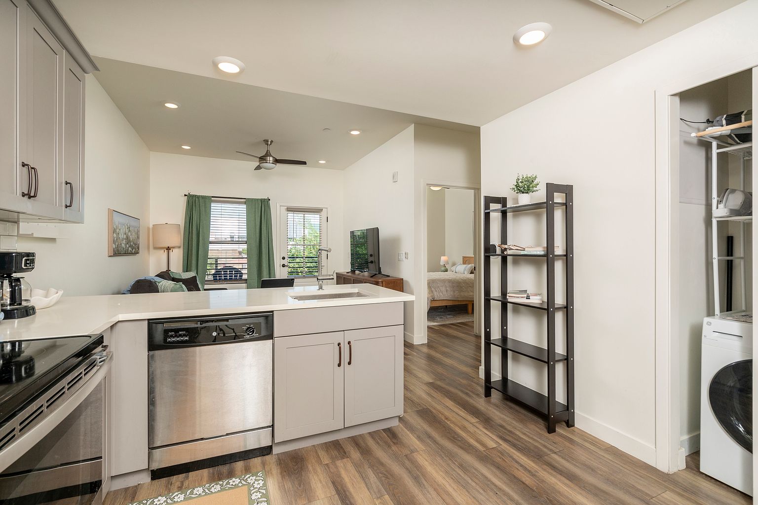 475 N 9th St #303 photo 4