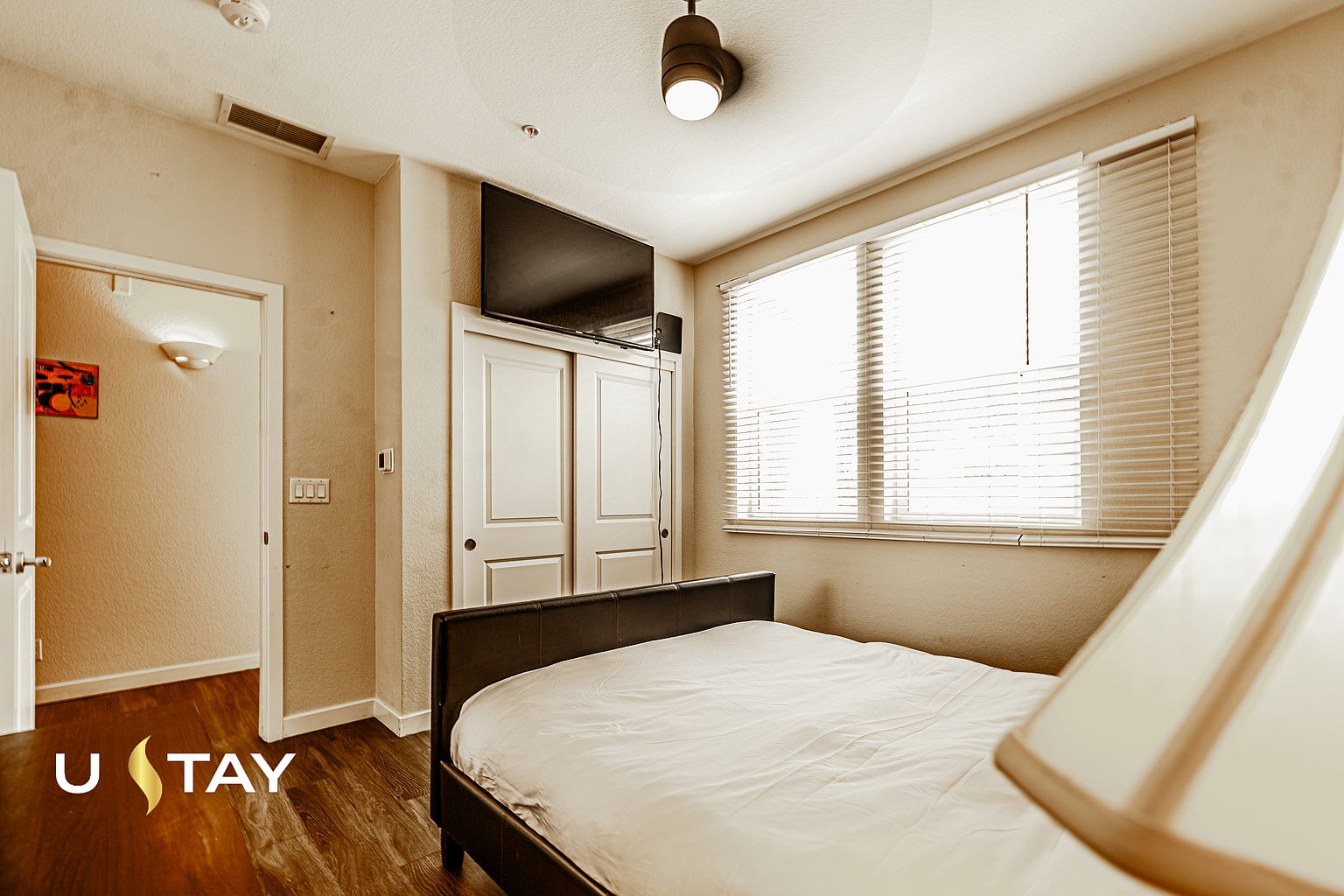 SPACIOUS  MODERN | 2BDR/3 BATH GUEST HOUSE photo 3