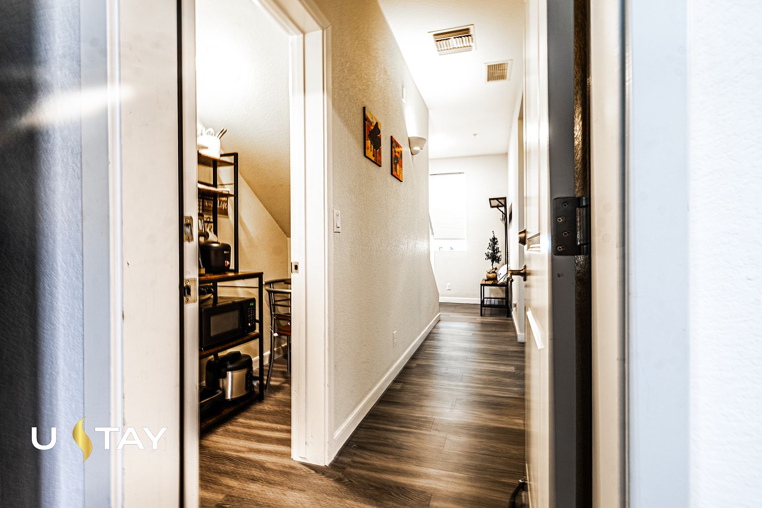 SPACIOUS  MODERN | 2BDR/3 BATH GUEST HOUSE photo 2