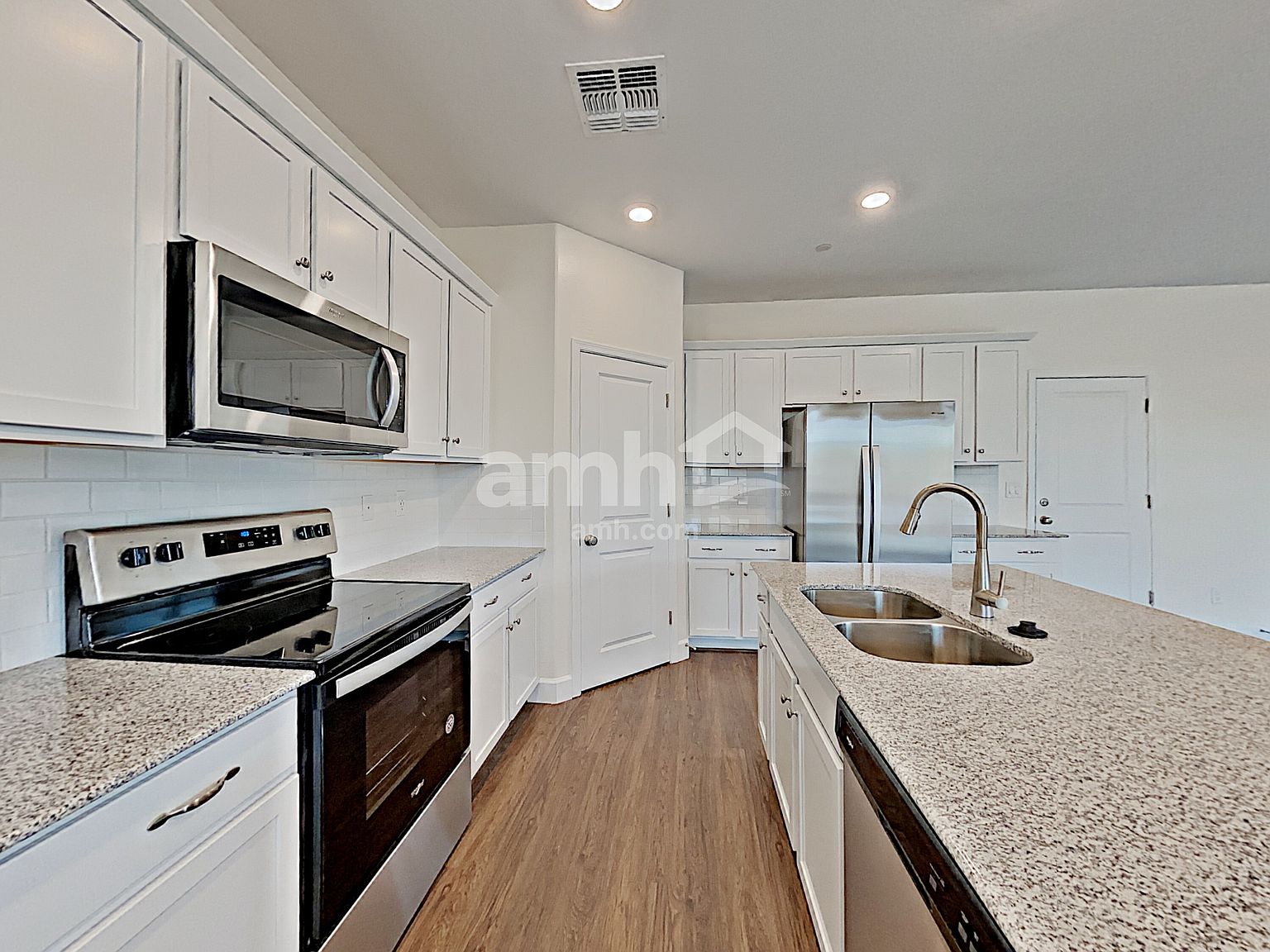 5968 W Columbine Dr Glendale, AZ 85304 photo 3