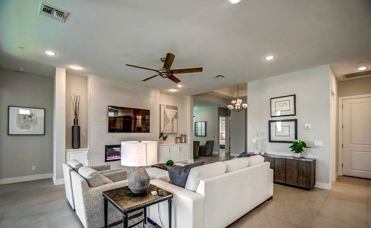 2777 W Queen Creek Rd Chandler, AZ 85248 photo 2