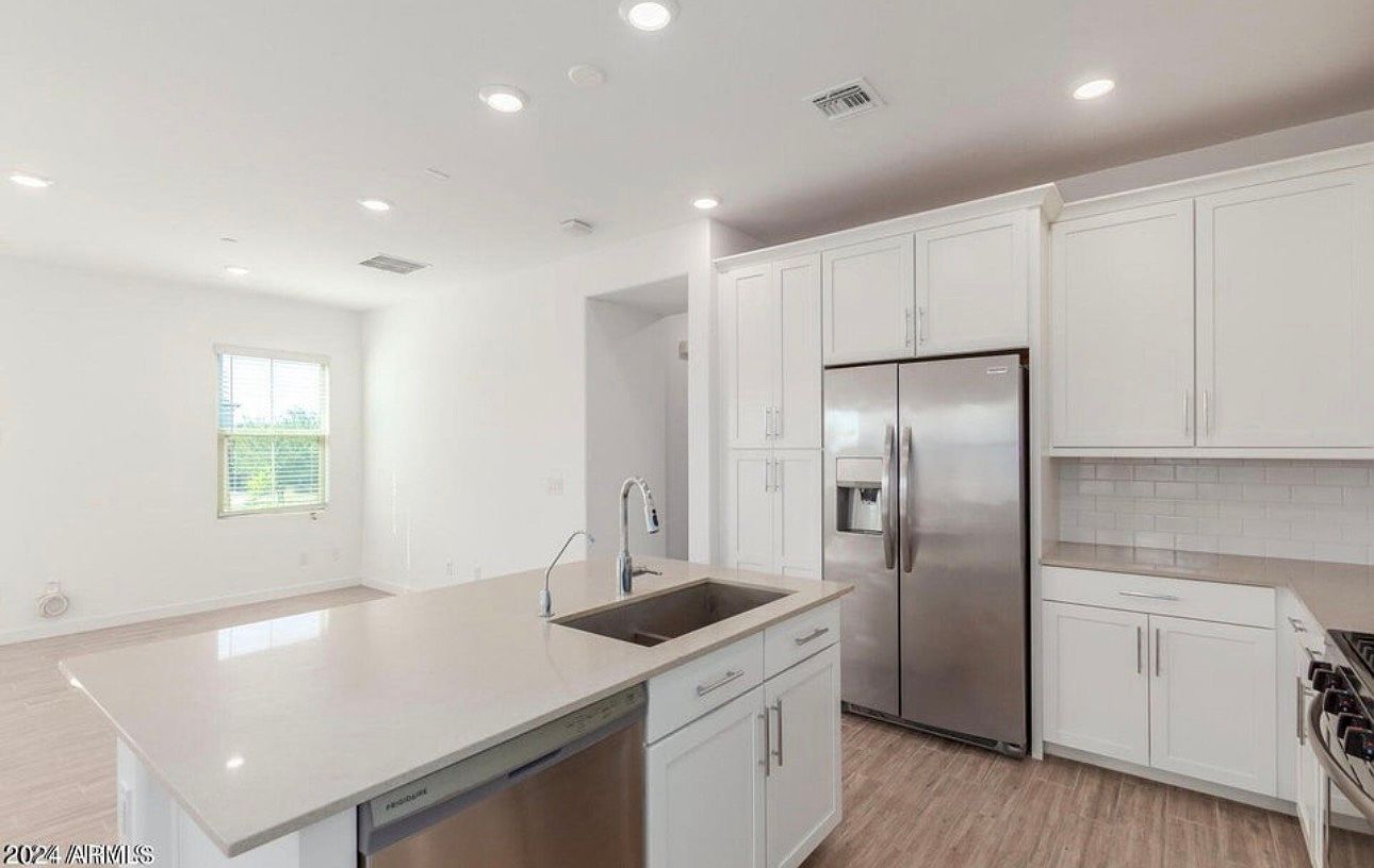 4077 S Sabrina Dr photo 2