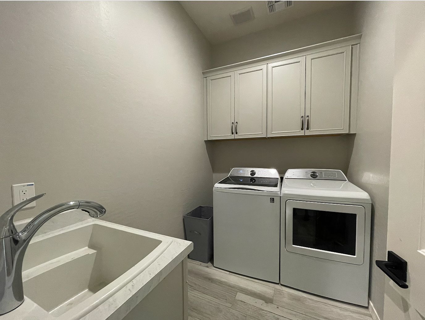 23129 E Carriage Way photo 4