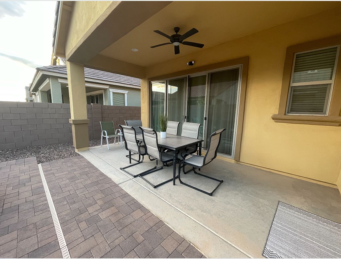 23129 E Carriage Way photo 2