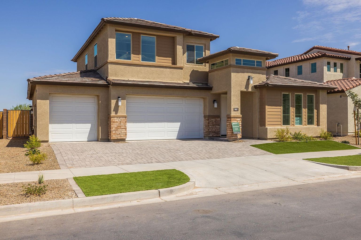 9662 E Rainbow Ave photo 3
