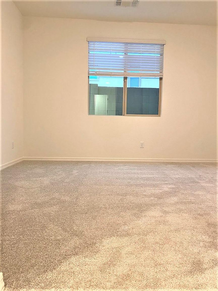 4747 S Carver photo 4