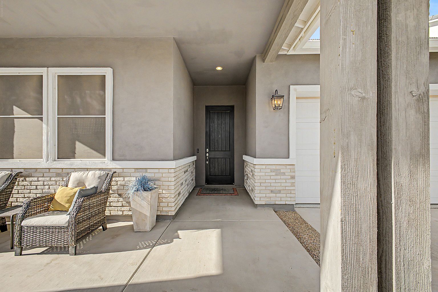 10112 E Trent Ave photo 4