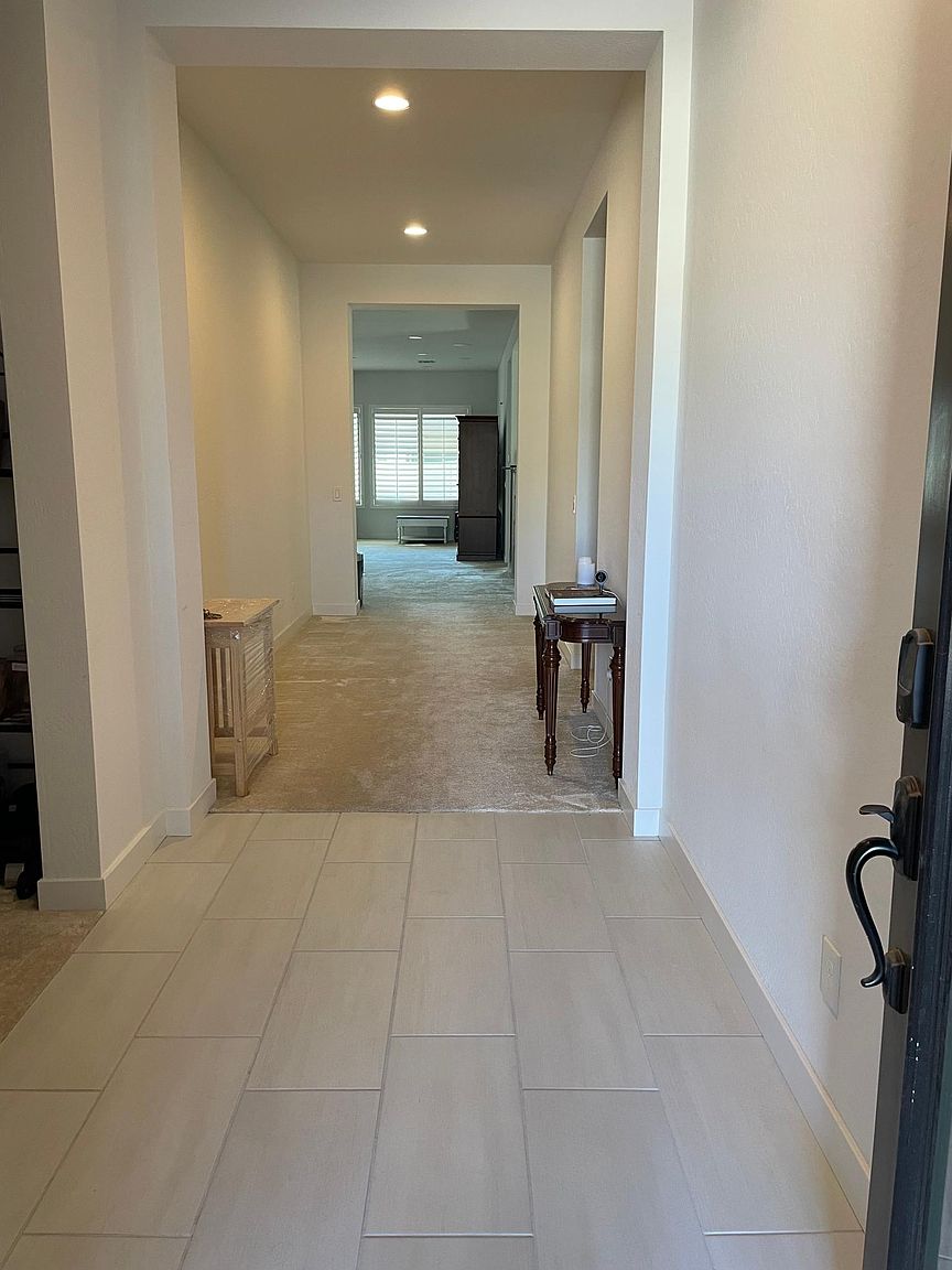 1549 E San Carlos Way photo 2