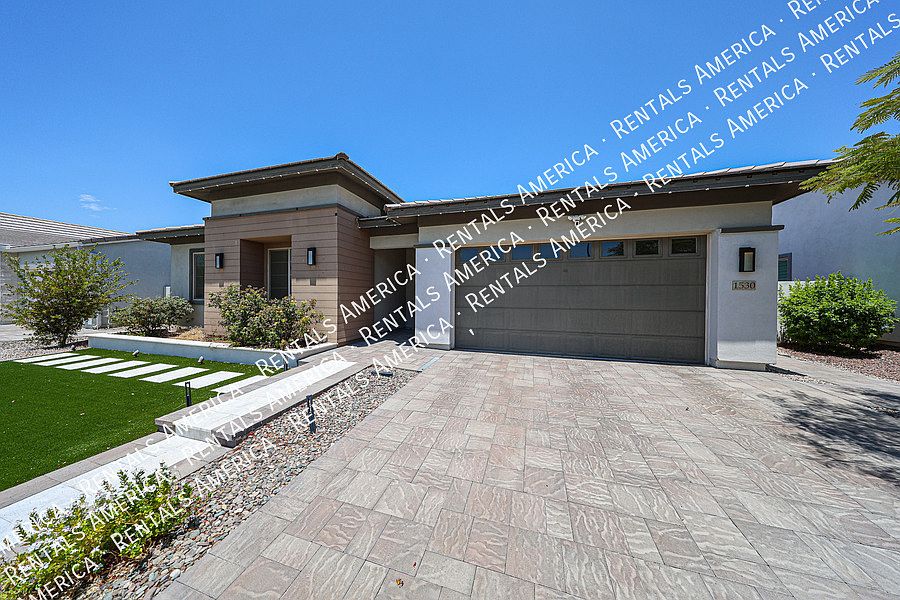 1530 E San Carlos Way photo 4