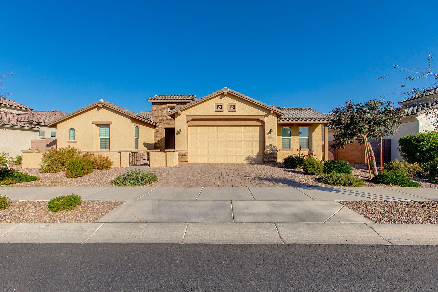 18888 E Apricot Ln Queen Creek, AZ 85142 photo 2