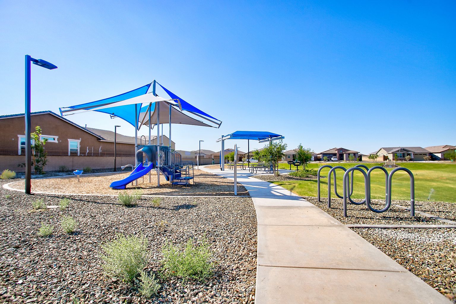 12340 W Kaler Dr Glendale, AZ 85307 photo 2