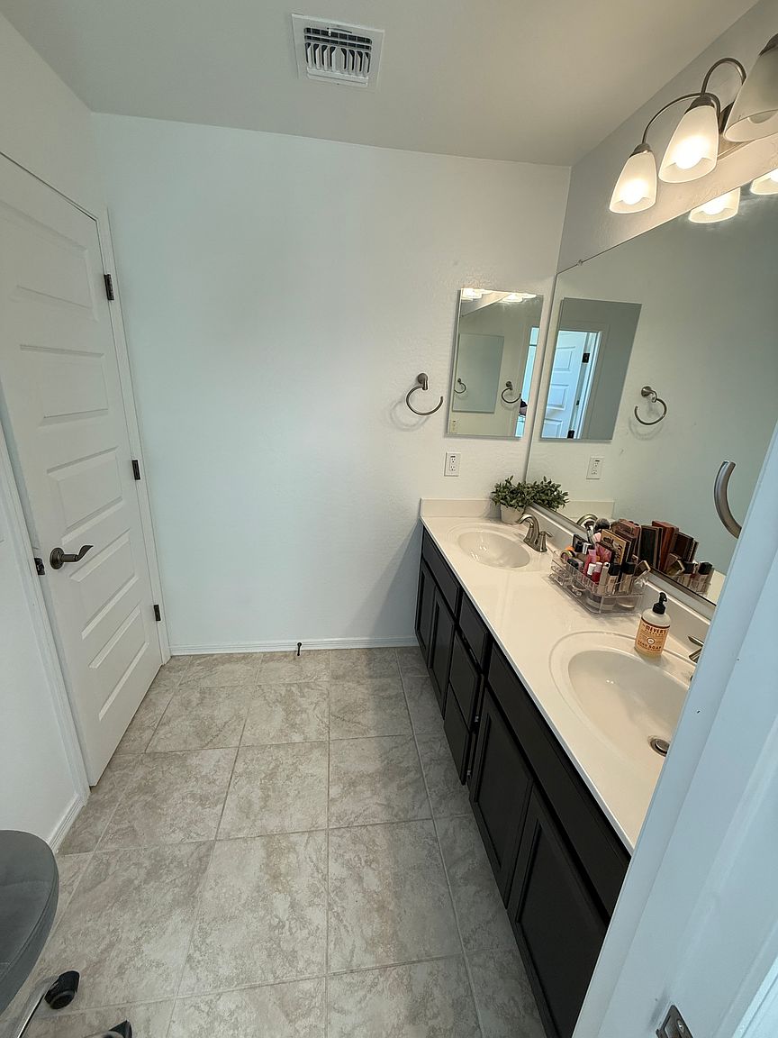 14230 W Hackamore Dr photo 3