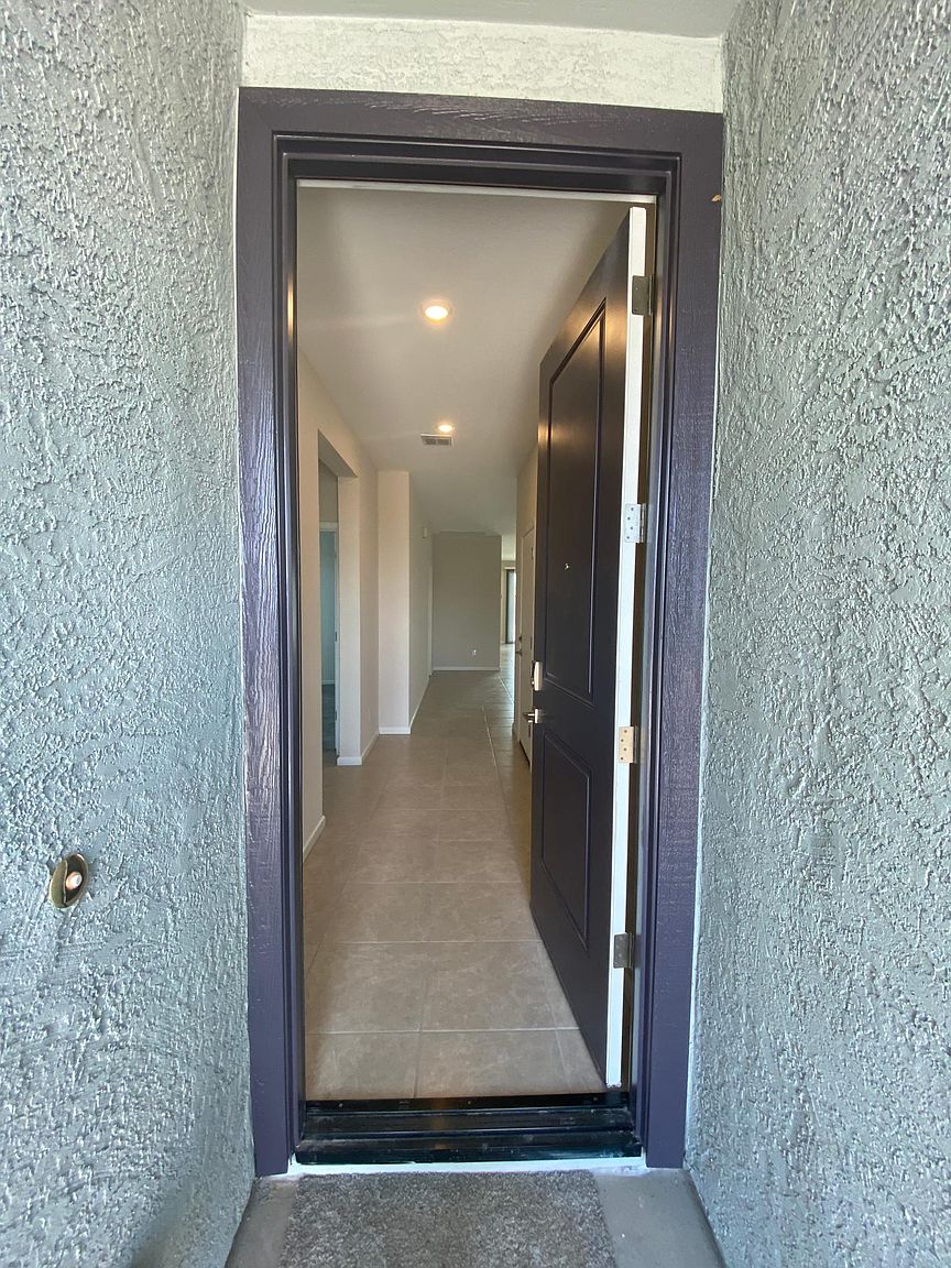 17832 W Daley Ln photo 2