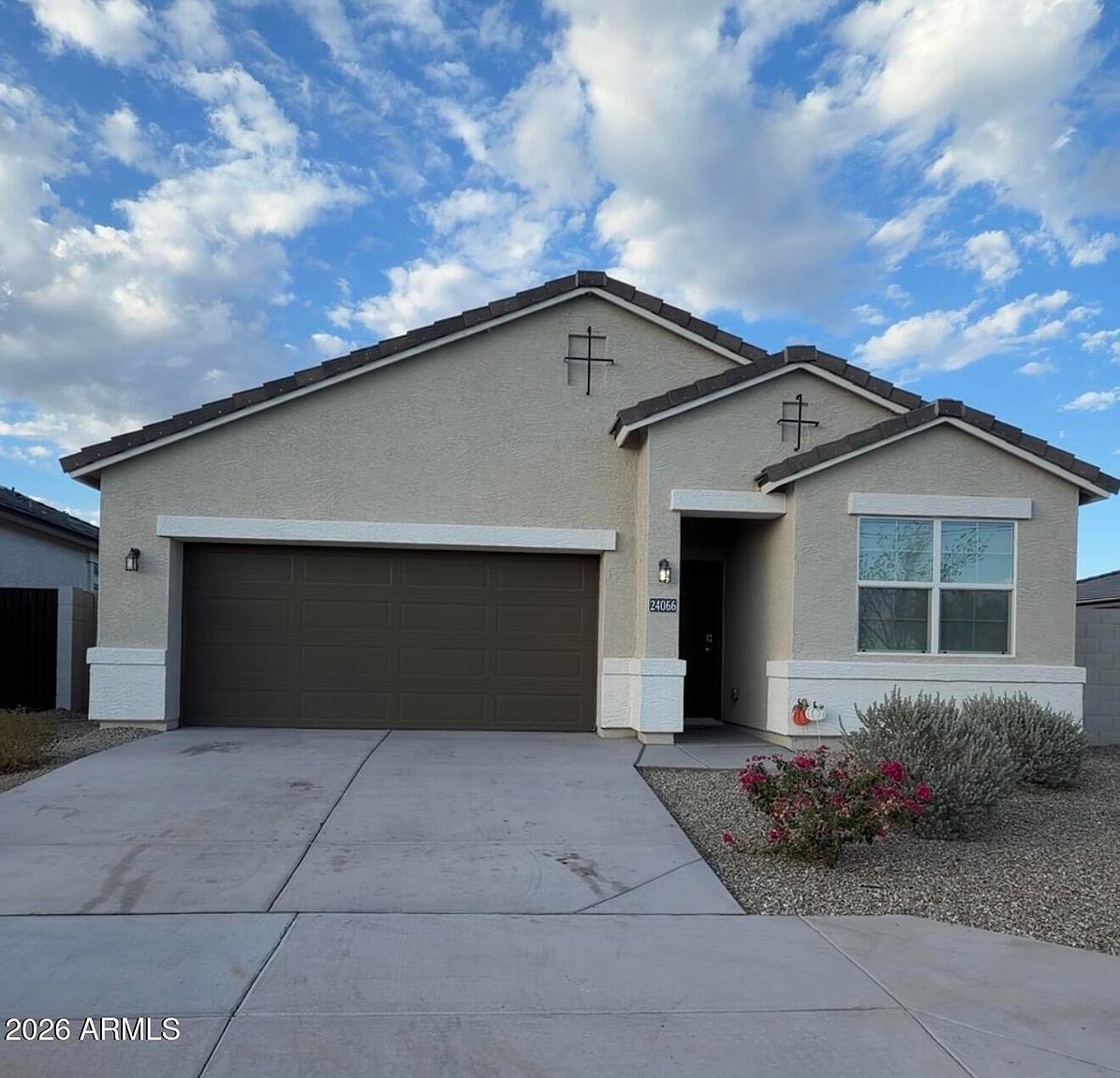 24066 W Flores Dr Buckeye, AZ 85326 photo 2