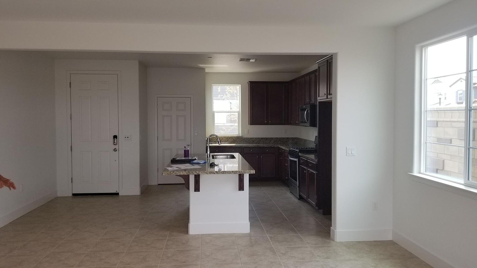 205 E Giacconi Pl photo 4