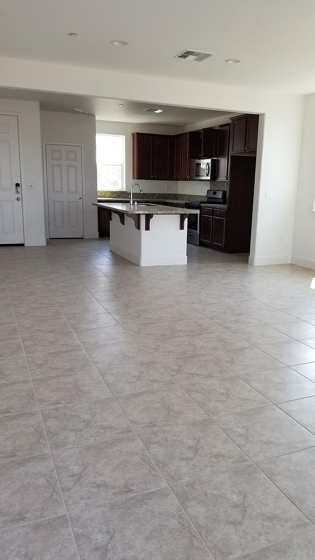 205 E Giacconi Pl photo 3