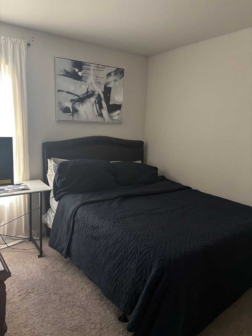 470 Reizen Dr photo 5