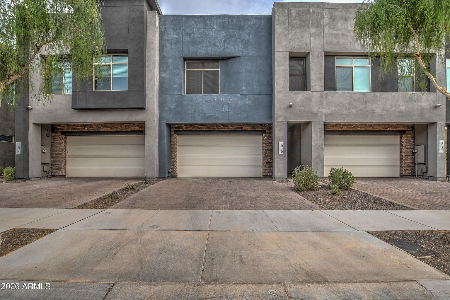 1979 W Desert Hollow Dr photo 3