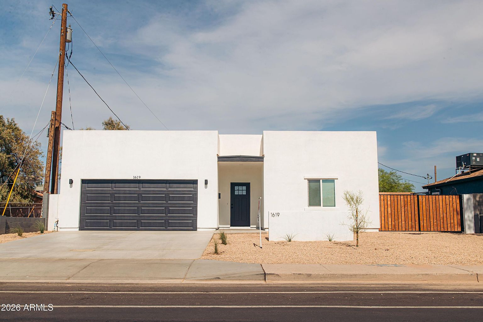 1619 S 15th Ave Phoenix, AZ 85007 photo 2