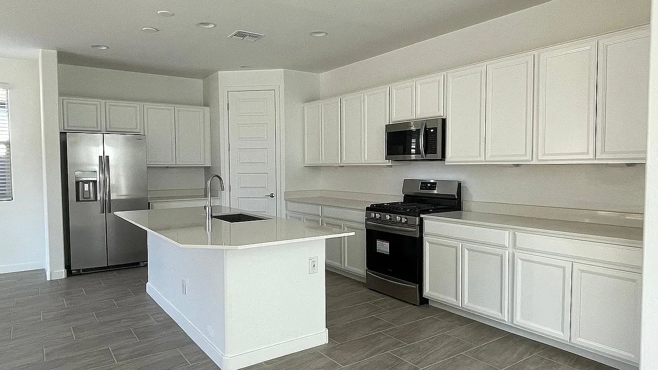 1641 W La Mirada Dr photo 4