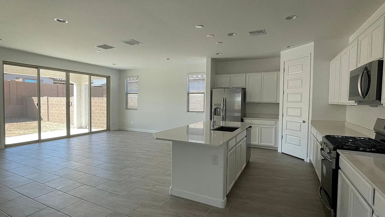 1641 W La Mirada Dr photo 3
