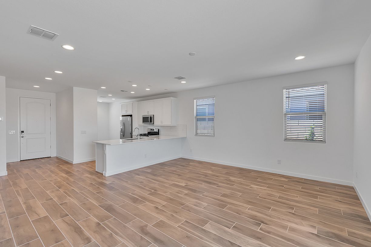 17042 W Artemisa Ave photo 3