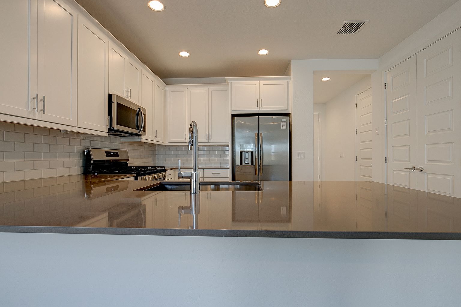 17050 W Artemisa Ave Surprise, AZ 85387 photo 2