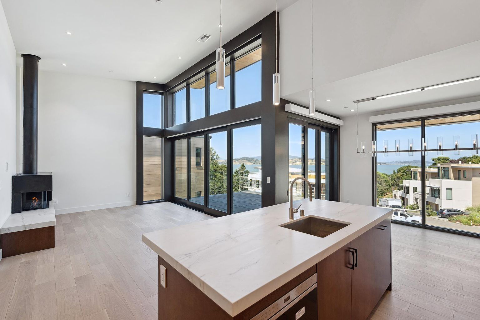 3 Oak Shore Dr photo 2