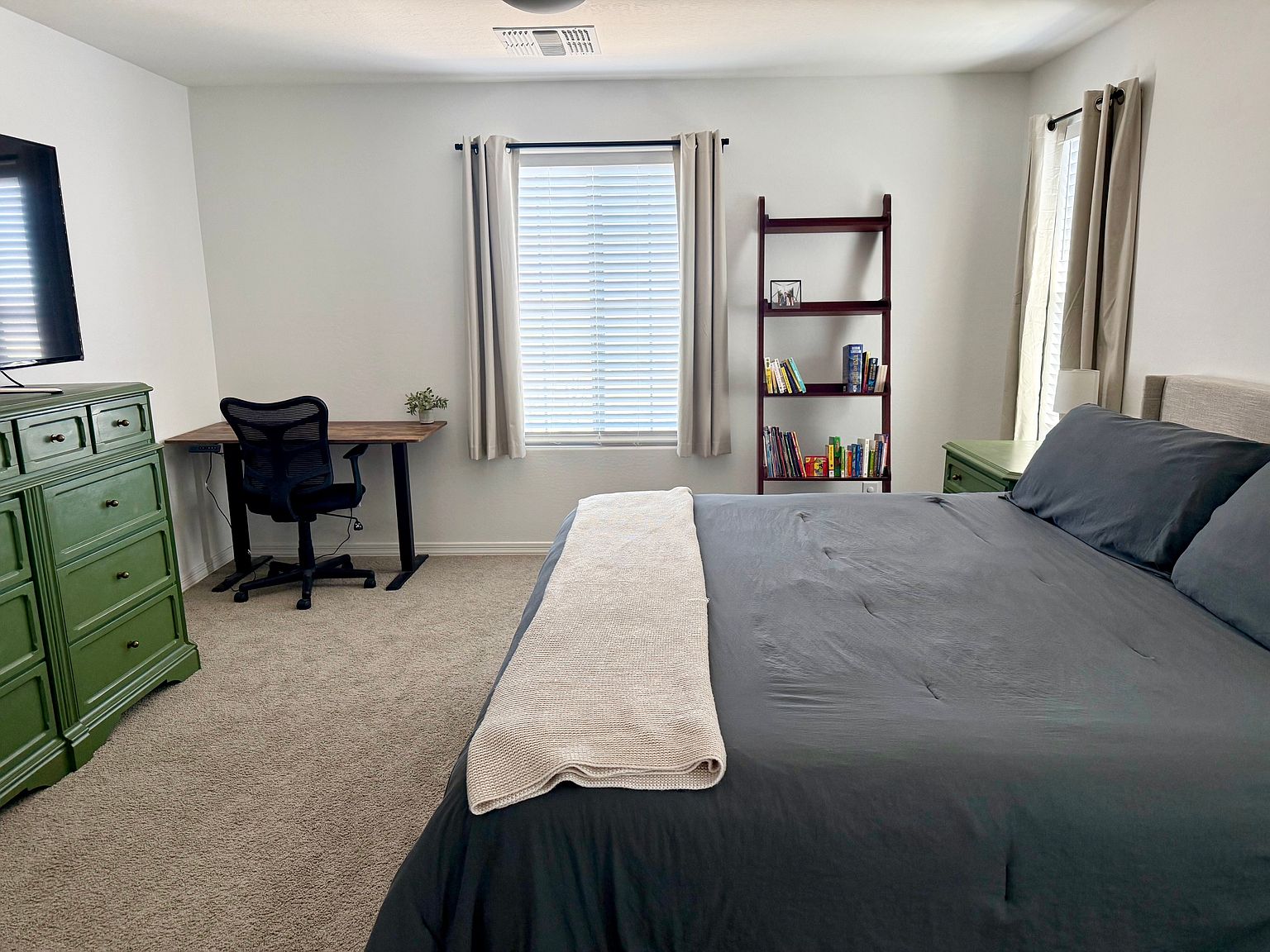 1390 W Sparrow Dr photo 5