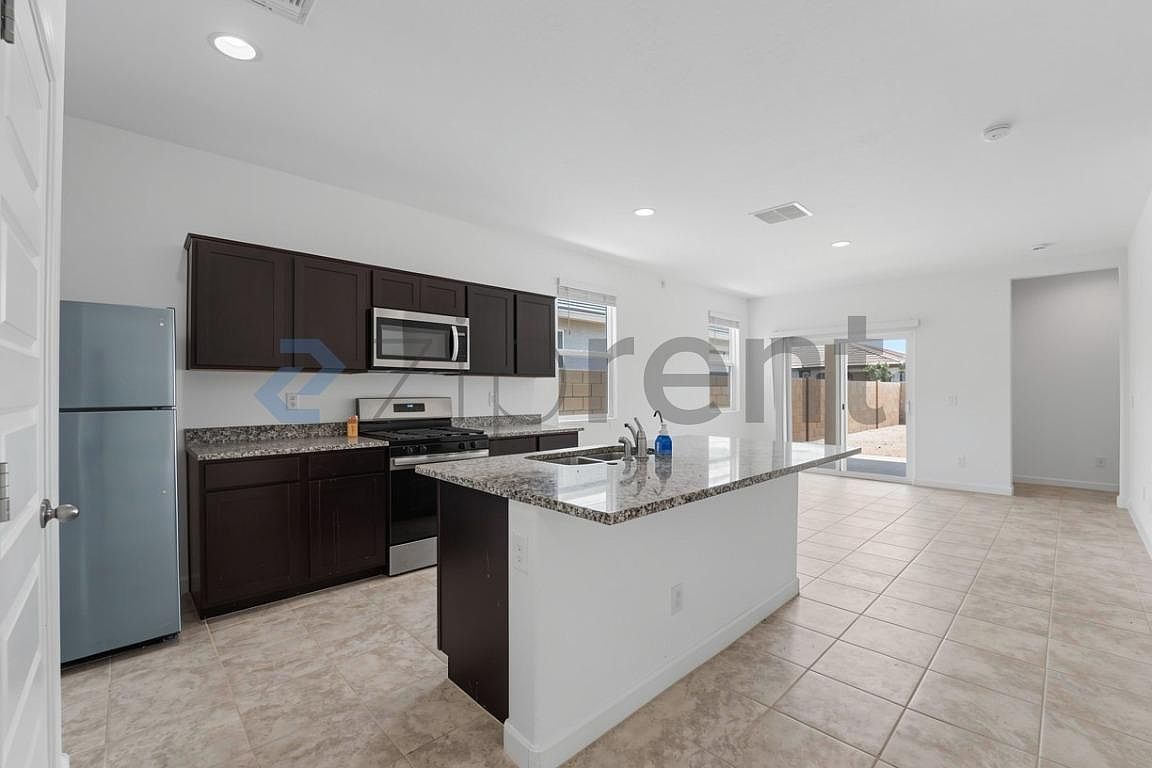 40015 W Venture Rd photo 4