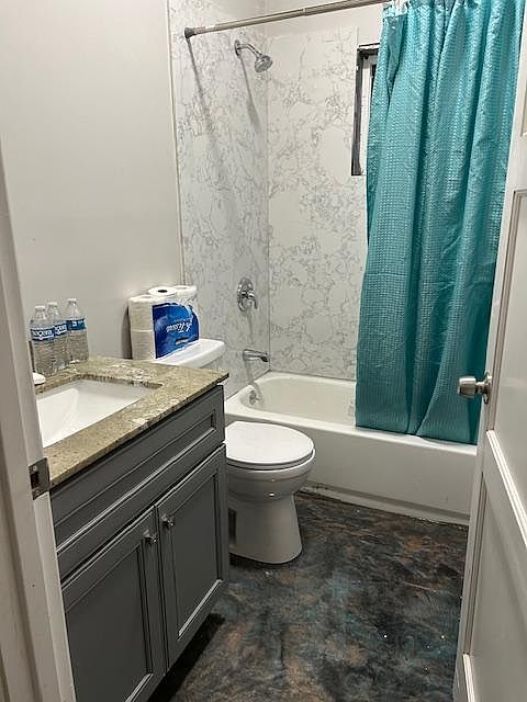 1105 Wanda St photo 4