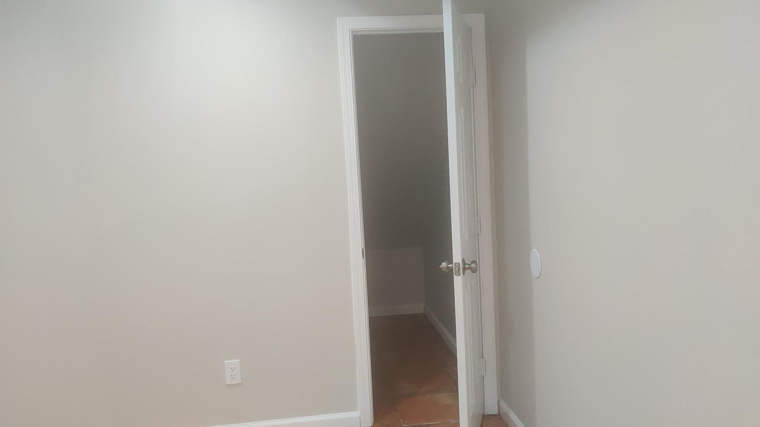 1843 1/2 Donax Ave photo 5