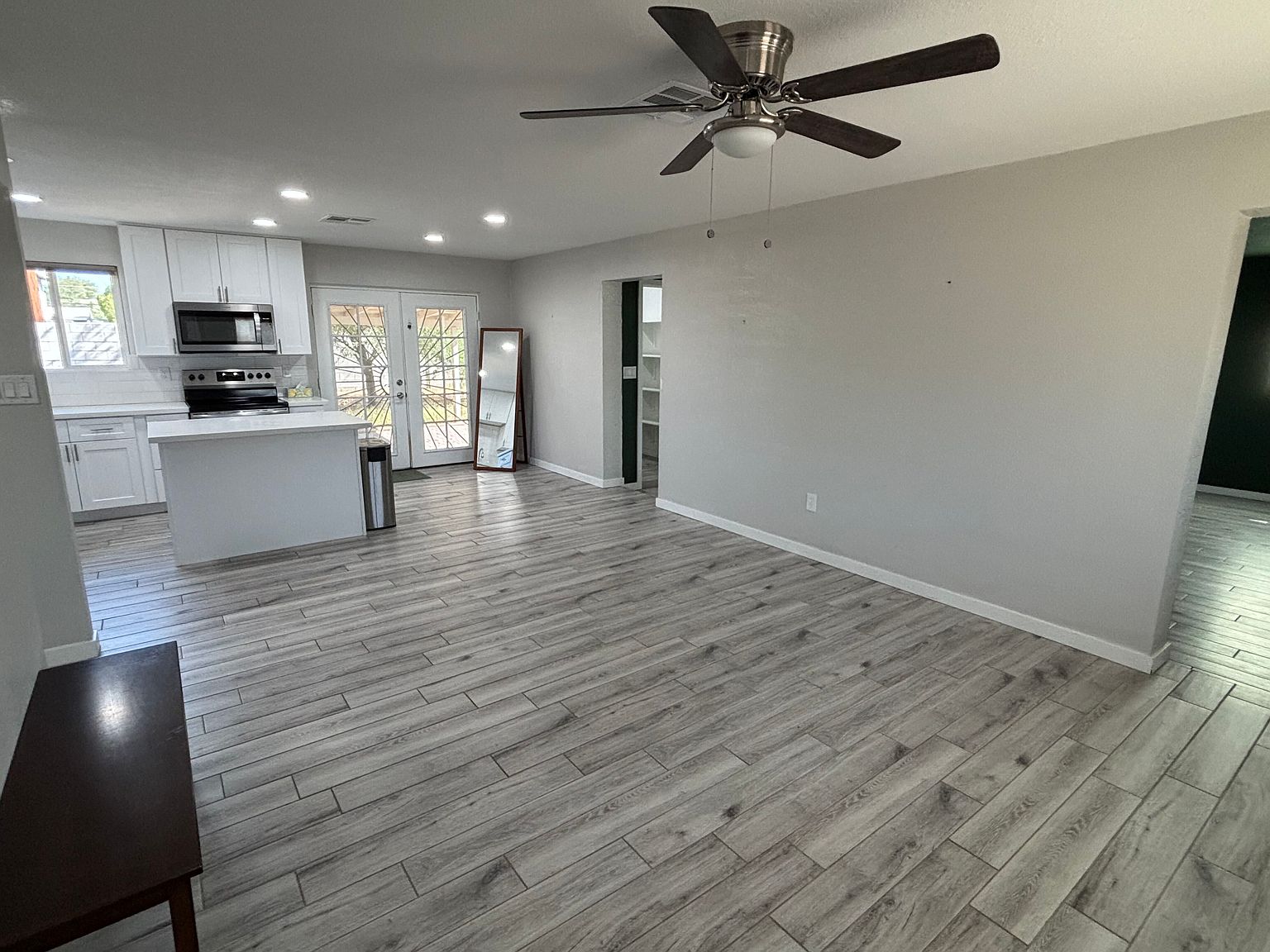 534 E Papago Dr photo 2