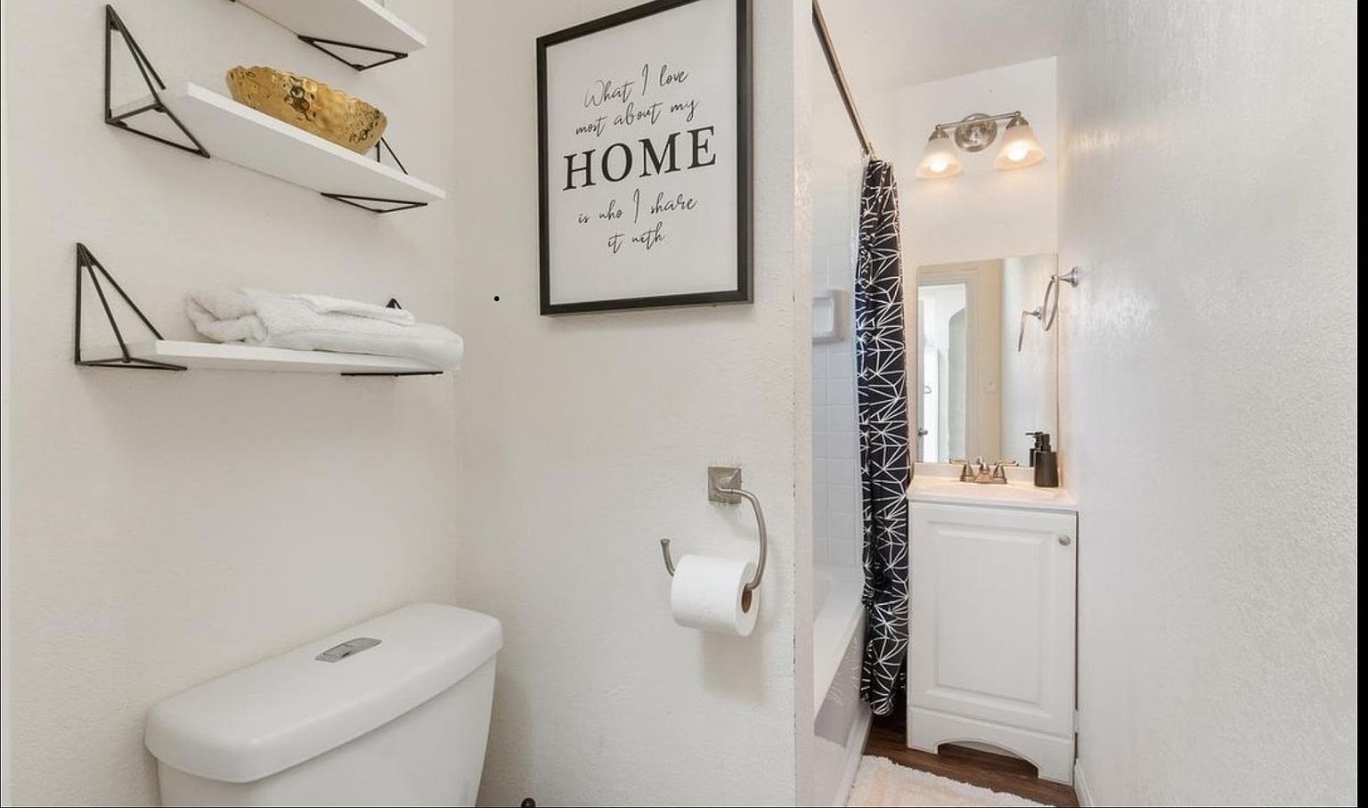5903 1/2 Balmoral Dr photo 4