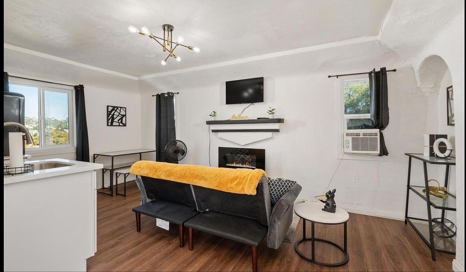 5903 1/2 Balmoral Dr photo 2