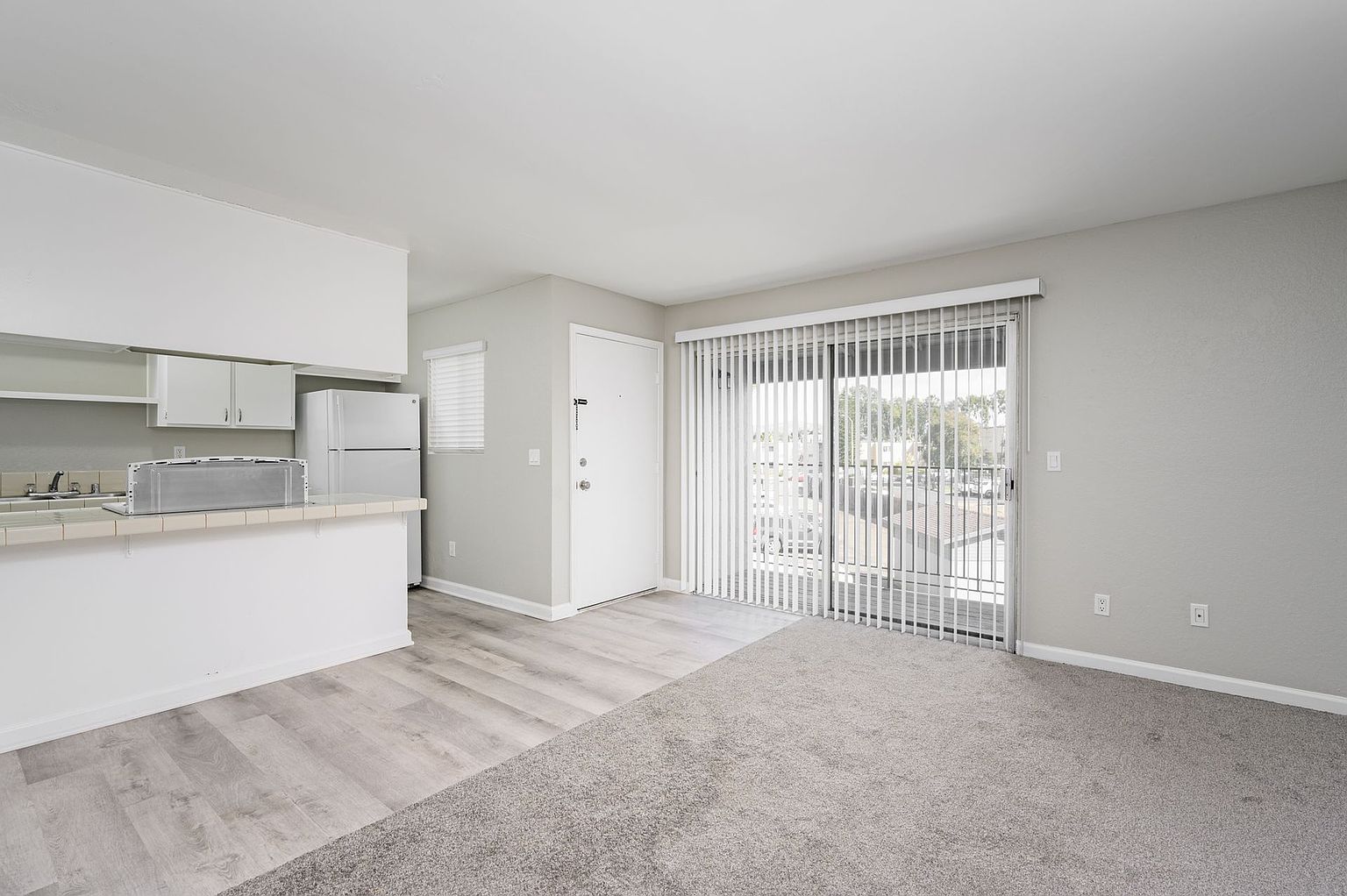 1 beds  1.0 baths (800 sqft) photo 4