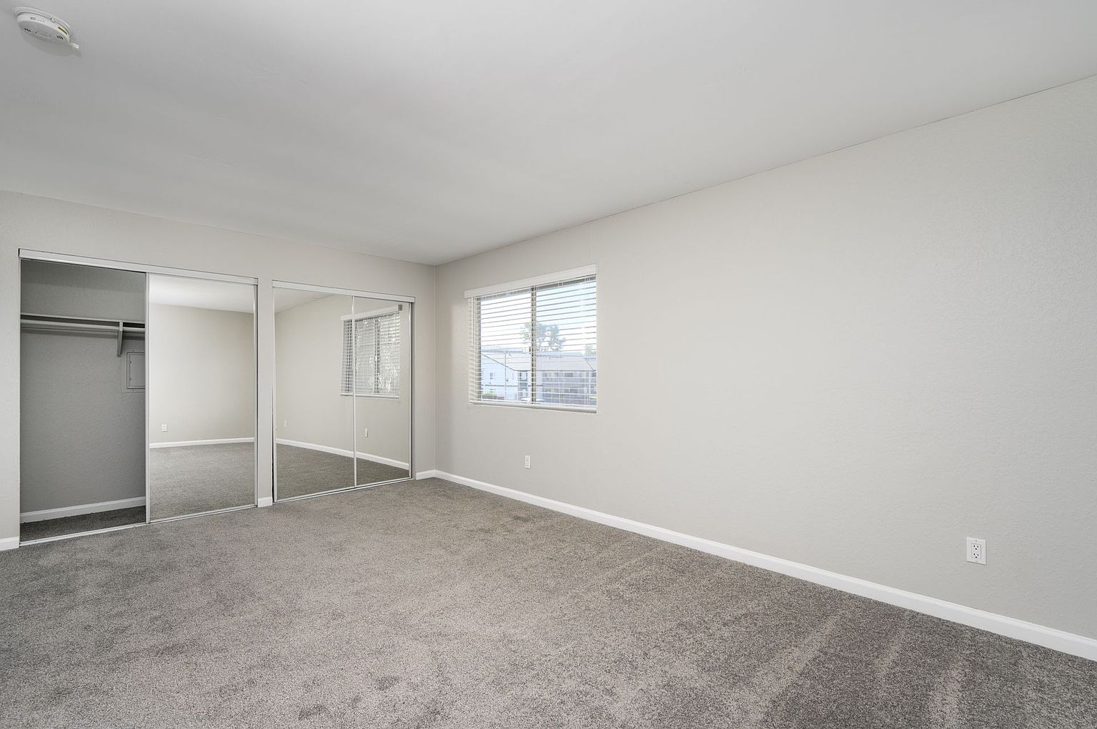 1 beds  1.0 baths (800 sqft) photo 5