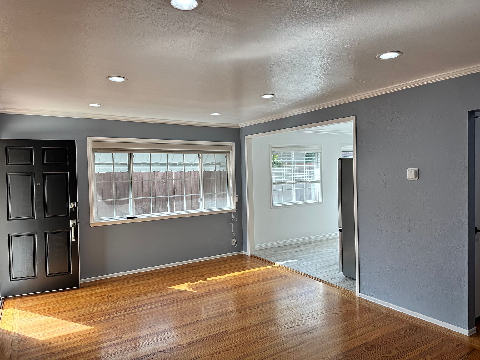 1366 Sierra St photo 3