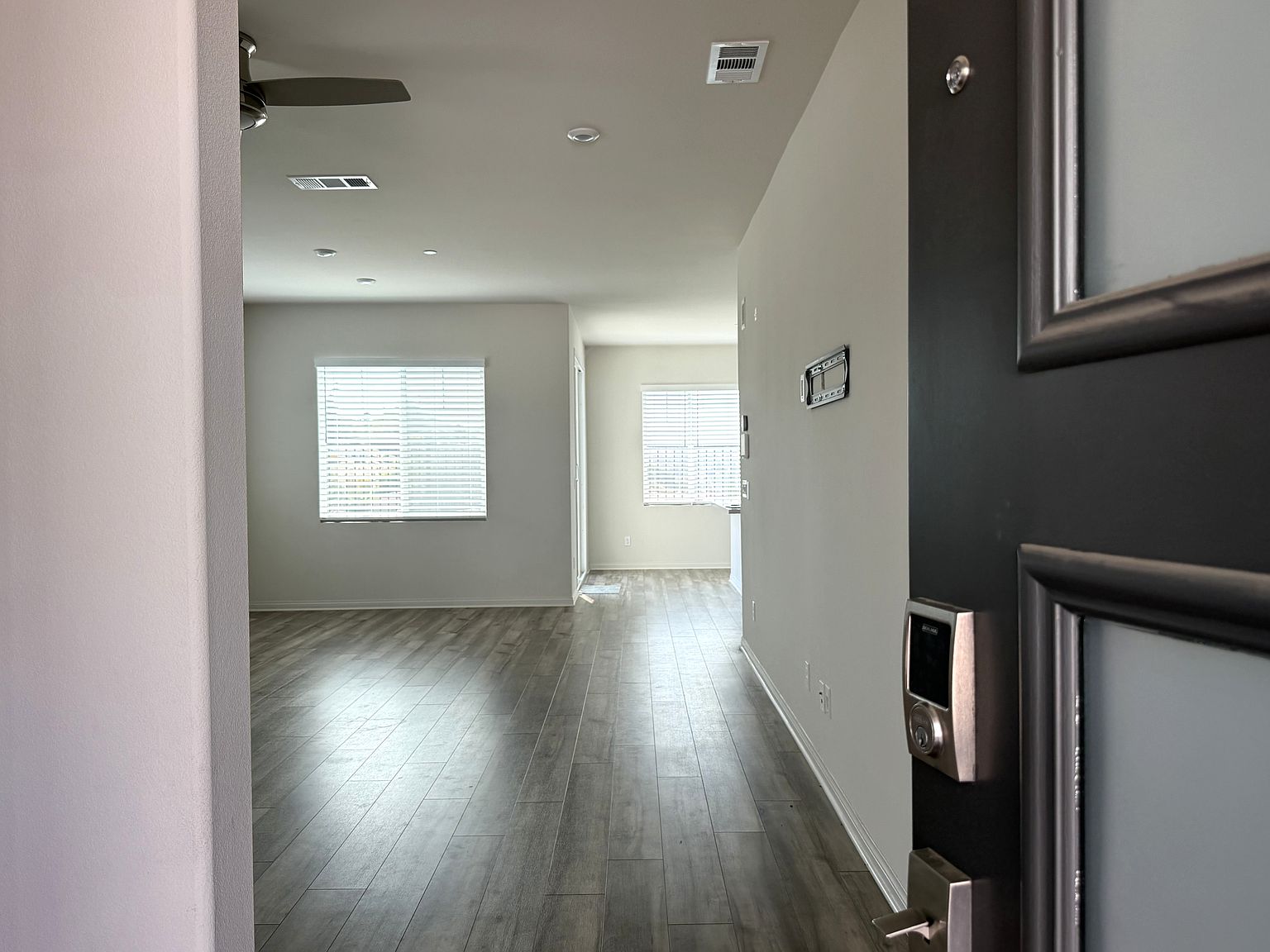 1501 Wingwood Ln photo 2