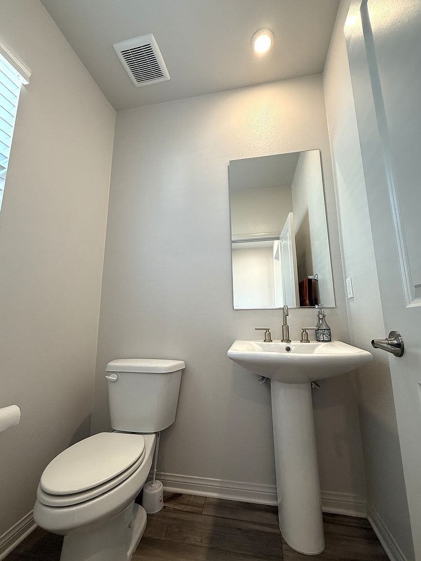 1501 Wingwood Ln photo 5