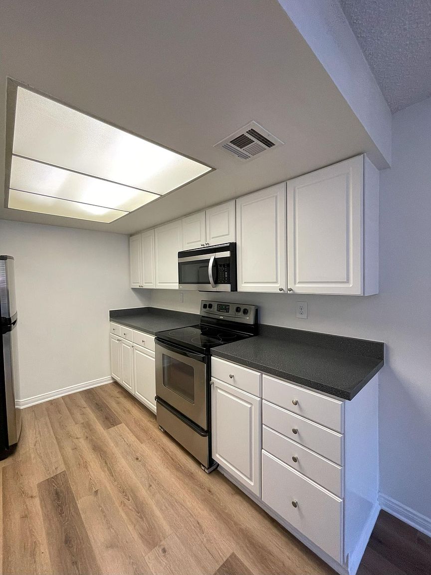 5707 Santa Fe St photo 3
