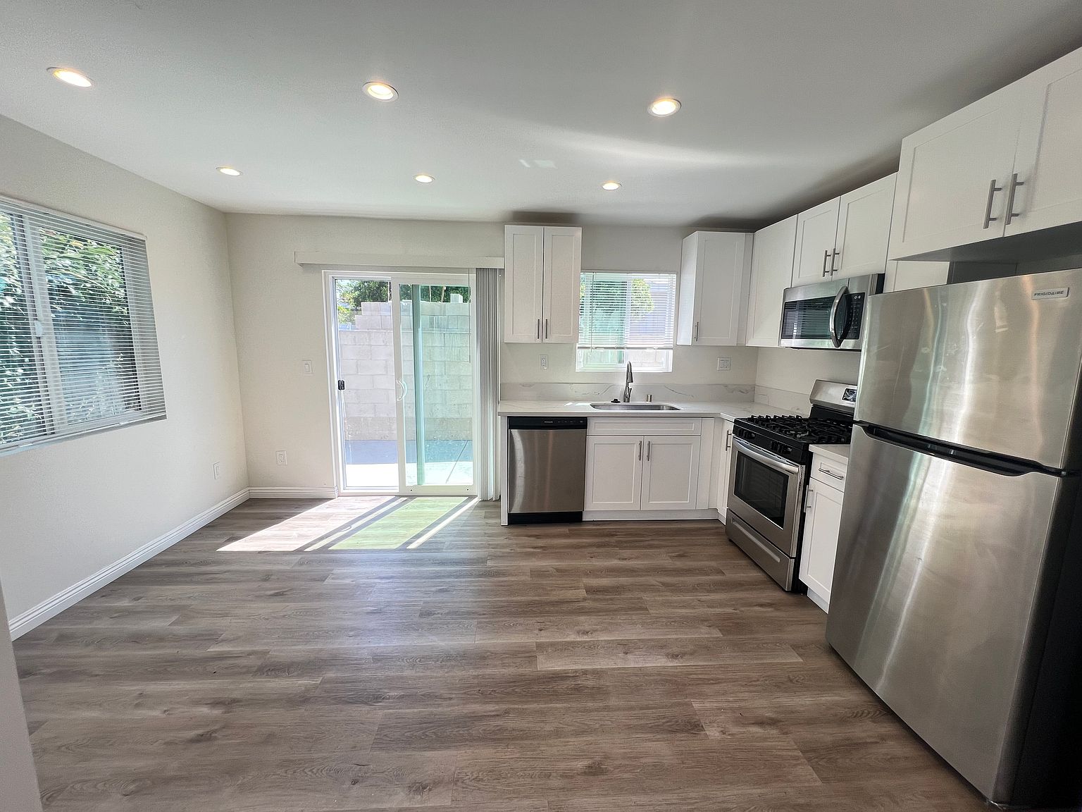 1141 Tobias Dr photo 4