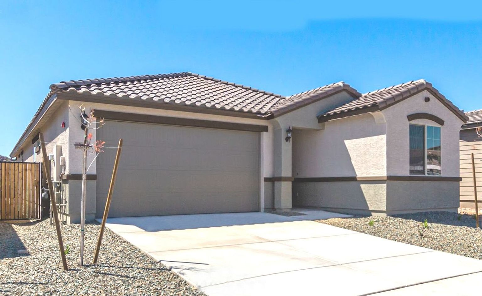 13573 W Shifting Sands Dr PEORIA, AZ 85383 photo 2