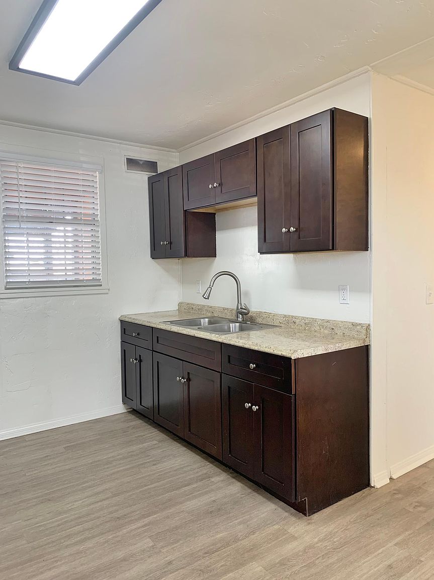 418 Carlos St photo 3