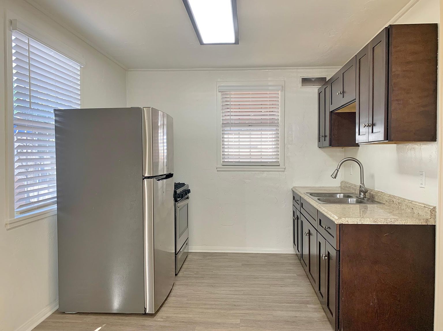 418 Carlos St photo 2